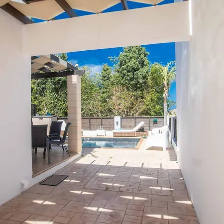 Menelaos Mv7